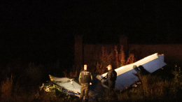 Эксклюзивные кадры обломков самолета, который разбился в Тверской области