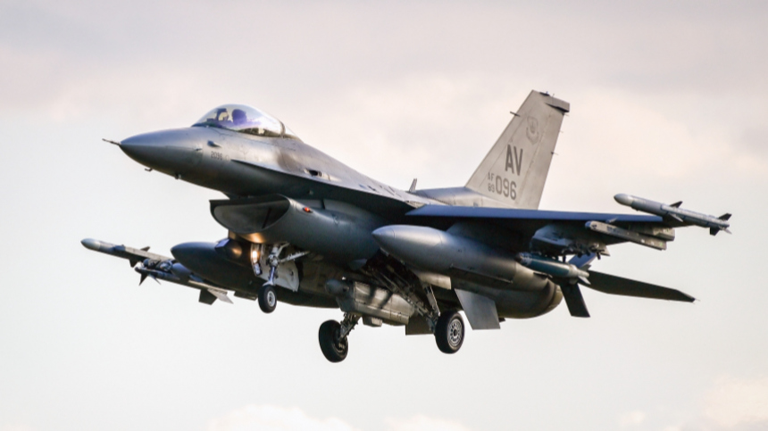 Придется подождать: США раскрыли дату начала обучения пилотов ВСУ на F-16