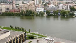 Тело обнаженной женщины обнаружили в реке Исети в Екатеринбурге