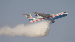 Самолеты-амфибии Бе-200 привлекли к тушению природного пожара в Геленджике