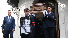 Скромно и без излишеств: как выглядел гроб Панфилова на похоронах