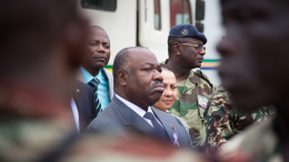 Свергнутого военными президента Габона официально отправили в отставку