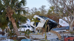 Сильнейший за 100 лет ураган обрушился на Флориду