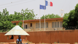 Суд в Нигере предписал выслать из страны посла Франции