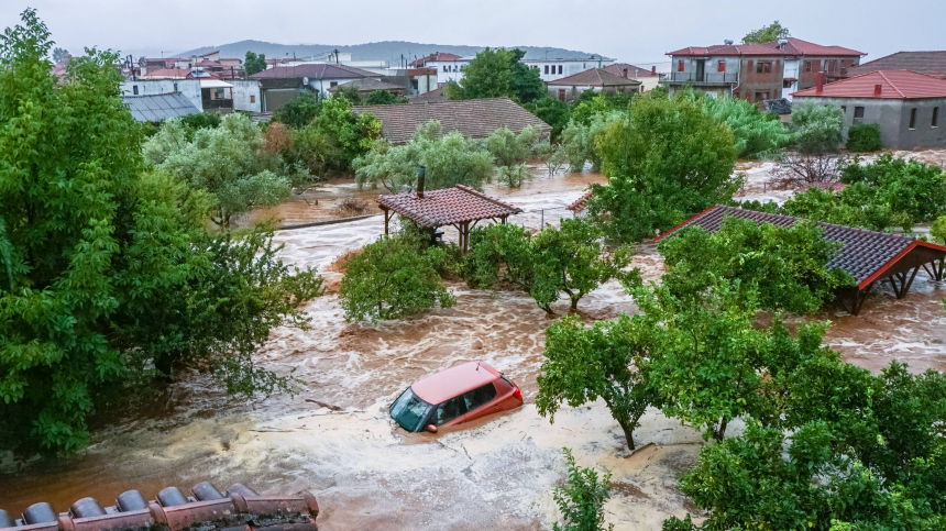 В Стамбуле мощное наводнение — главное к этому часу