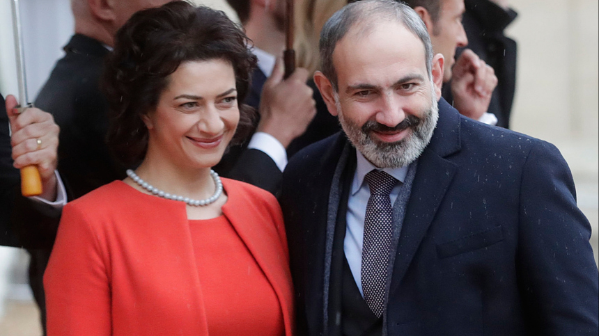 Супруга премьера Армении Никола Пашиняна прибыла в Киев
