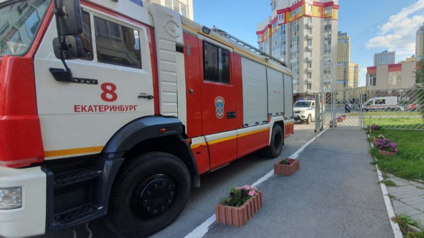 При взрыве в многоэтажном доме в Екатеринбурге пострадал человек