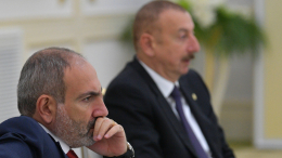 Пашинян заявил Макрону о готовности к срочным переговорам с Алиевым