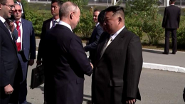 Путин встретил Ким Чен Ына, прибывшего на космодром Восточный