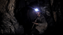Обрушение произошло в шахте в Турции, около 300 человек остаются взаперти