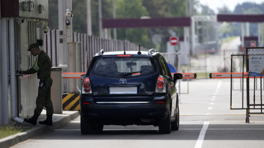 Польша запрещает въезд в страну на зарегистрированных в РФ авто с 17 сентября