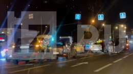 В Москве водитель внедорожника устроил ДТП с десятью машинами и скрылся