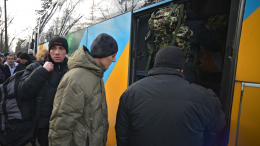Похищения людей или соблюдение регламента: во Львове военкомы силой задерживали мужчину