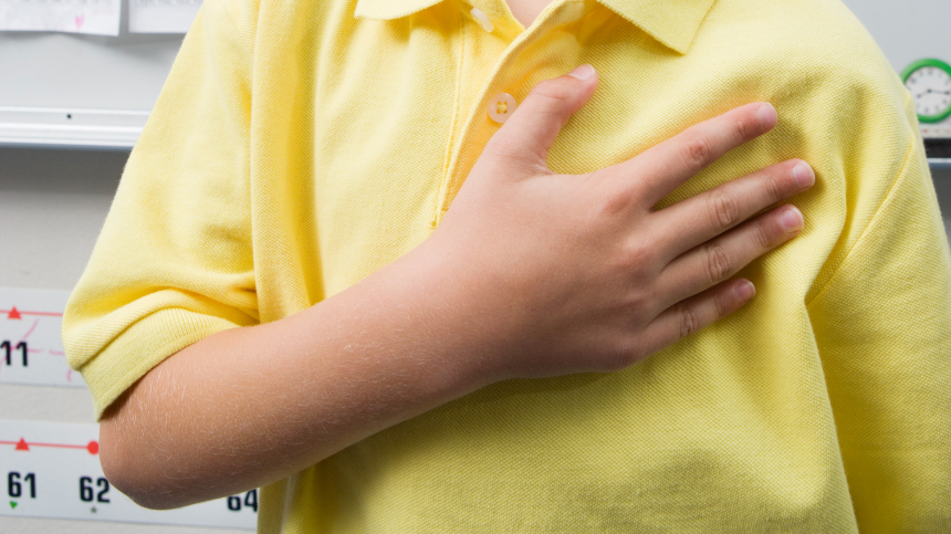 Протекают бессимптомно: какие болезни сердца чаще всего возникают у подростков