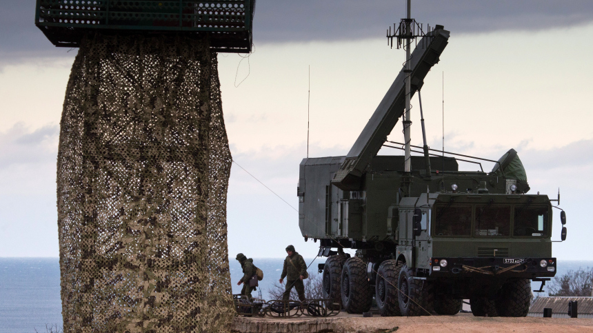 Губернатор Развожаев: расчеты ПВО сбили ракету ВСУ в Севастополе