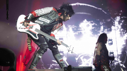На концерте рок-группы Mötley Crüe в США произошла перестрелка