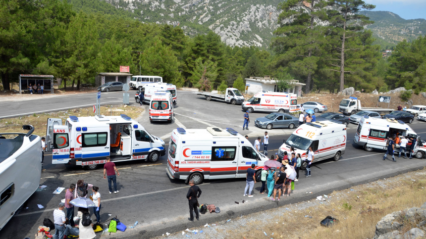 Пассажиры автобуса погибли в жестком ДТП в Турции: новые подробности