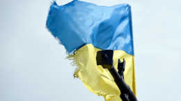 «Страна перестанет существовать»: чем чреват для Украины «удар в спину» от США