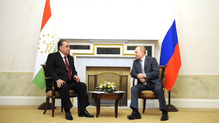 Путин поздравил с Днем рождения президента Таджикистана Рахмона