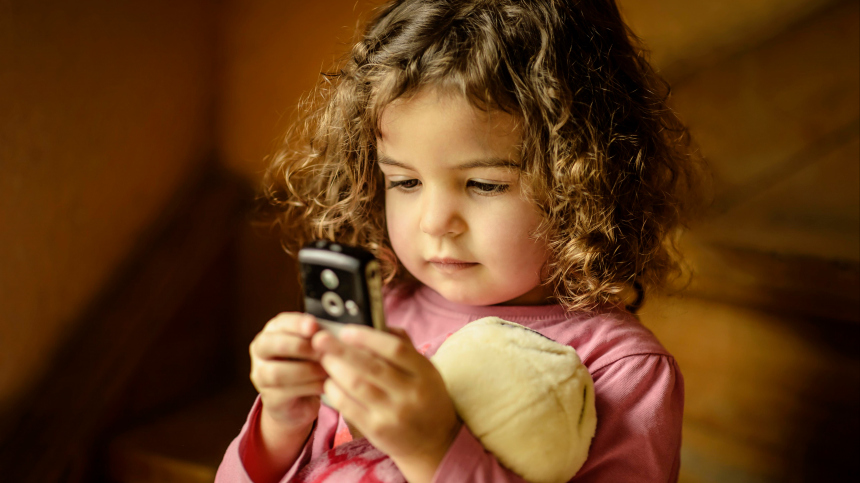 Как ограничить смартфон для детей, чтобы они не потратили родительские деньги