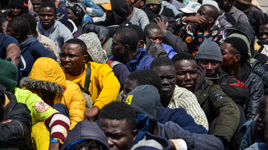 Их слишком много: Европе нужна новая политика в отношении мигрантов
