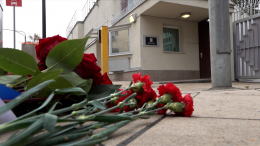 Стихийные мемориалы появились в Москве и Петербурге в честь жертв эскалации в Израиле