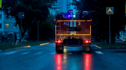 Ехали с мигалкой: пожарная машина насмерть задавила мужчину в Петербурге