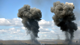 Серия мощных взрывов прогремела минувшей ночью в нескольких регионах Украины