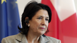 Президент Грузии отказалась уйти в отставку на фоне решения суда об импичменте