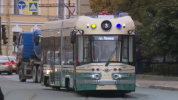 Легендарный «Стиляга» стал «Достоевским»: в Петербурге запустят ретро-трамвай