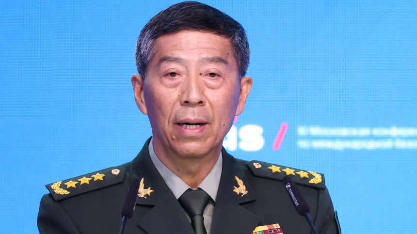 Ли Шанфу снят с должности главы Минобороны Китая