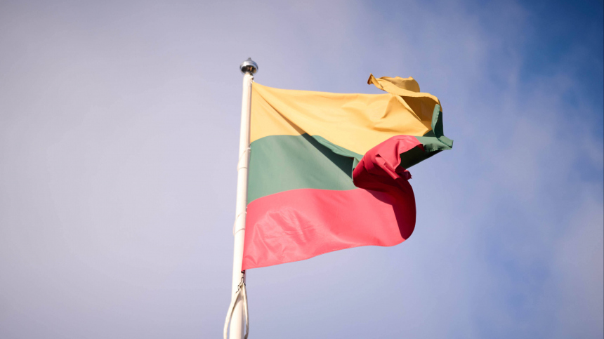 Литва требует от России восстановить памятную табличку епископу Рейнису