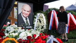 Не для публики: была ли Пахмутова на кладбище спустя 40 дней со смерти мужа