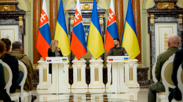 «Вряд ли»: Песков прокомментировал решение Словакии не поддерживать Украину