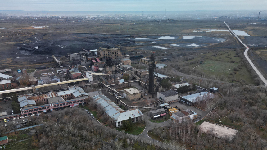 Число жертв аварии на шахте в Казахстане возросло до 35 человек
