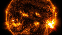 На Солнце образовалась гигантская трещина: астроном рассказал, чем это опасно