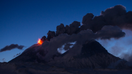 Жители замерли в страхе: что происходит на Камчатке из-за вулкана Ключевской