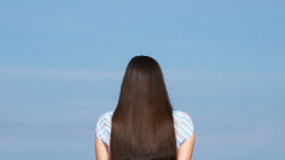 Длиннее всего тела: как живет женщина с двухметровыми волосами