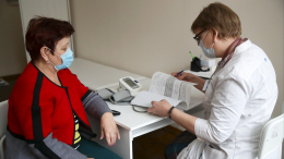 Наболевшая профессия: почему в российских селах не хватает медиков