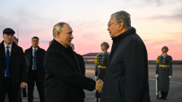 Путин прилетел в Казахстан для участия в переговорах с Токаевым