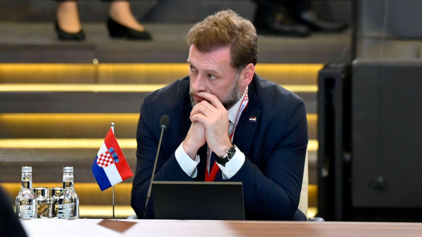 В Хорватии уволили министра обороны, виновного в смертельном ДТП