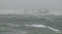Корабль разломился пополам из-за шторма у берегов Турции: есть ли выжившие?