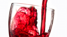 Почему после бокала красного вина болит голова?