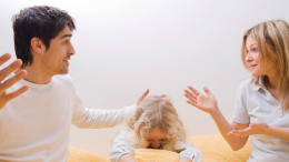 Споры о детях: как быть, если экс-муж угрожает отобрать ребенка после развода