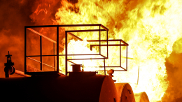 Нефтебаза в Луганске горела из-за ночной атаки со стороны ВСУ