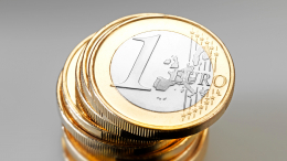 Курс евро поднялся выше 99 рублей впервые с 7 ноября