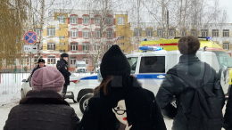Видео: что сейчас происходит в школе Брянска, где ученица открыла стрельбу