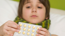 Потом уже ничего не поможет: как неправильный прием антибиотиков рушит здоровье ребенка