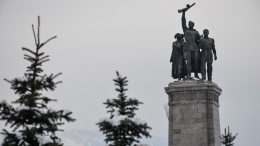 В Софии начался демонтаж памятника в честь советских воинов-освободителей