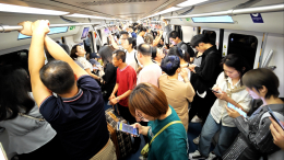 В пекинском метро во время движения расцепились вагоны, есть пострадавшие